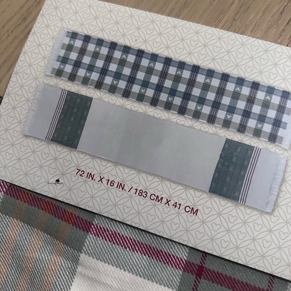 Disney World reversible table runner NWT - Picture 4 of 7